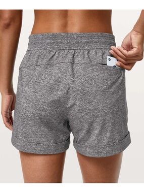 Lululemon Women’s Spring Break Away Shorts  3" Heather Lux Multi Gray Sz 4